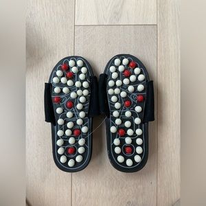 FITZ massage sandals size 6